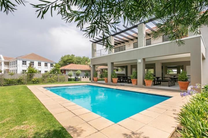 Nova Luxury Suites Fourways Johannesburg Exterior photo