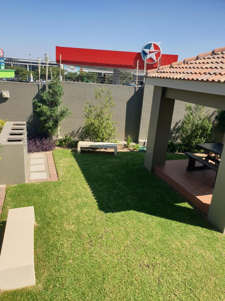 Nova Luxury Suites Fourways Johannesburg Exterior photo